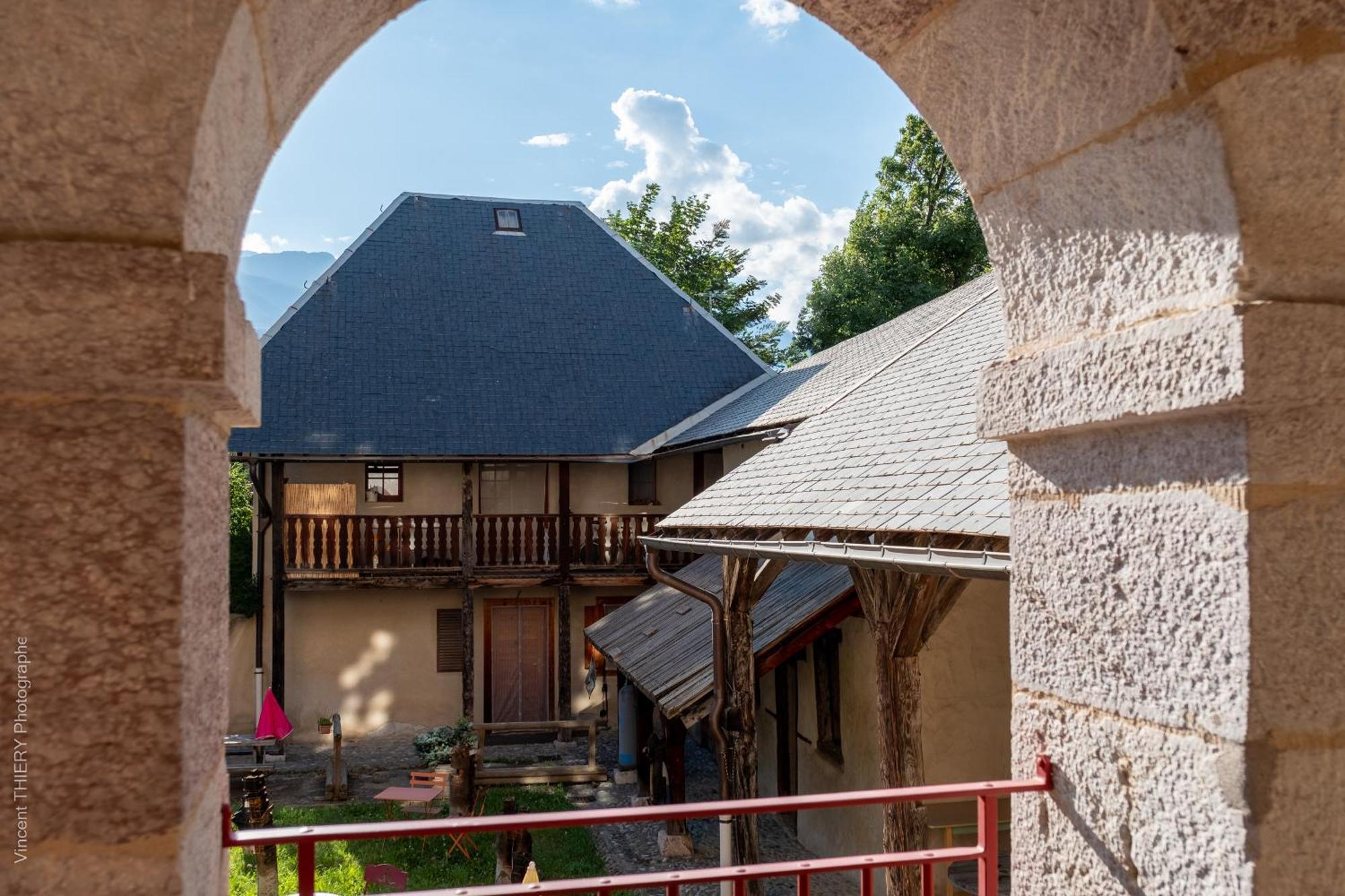 Aparthotel Le Pavillon Des Officiers Mont-Dauphin Exterior foto